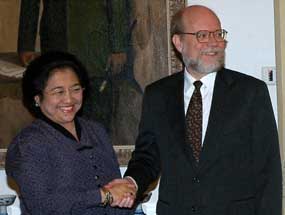 Ralph Boyce meeting with Megawati Sukarnoputri in September 2004.